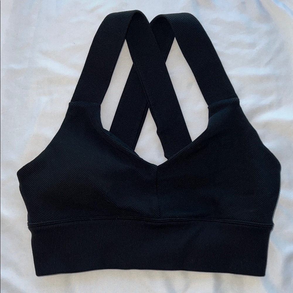 ALO Yoga Emulate Bra in Black - Picture 1 of 4